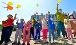 “와∼ 수학여행 갈 수 있다”… 5월부터 학교도 일상회복