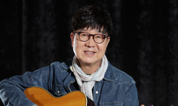 “목소리 더 늙기 전에 통기타 다시 잡았죠”