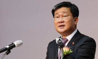 우상호 ‘수박논쟁’ 맞장구 친 전해철 “욕설 매우 심각, 표현 수위 너무 높아”