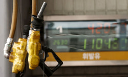 ‘R의 공포’ 확산에 코스피 2300 와르르