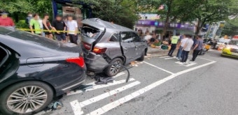 60대 벤츠 운전자, 신호대기 차량·초등생 등 들이받아…5명 중·경상