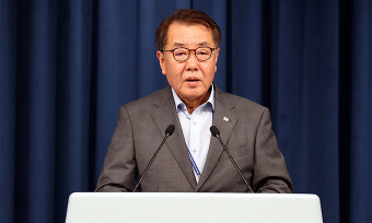 정의용 “거리낄 것 없다”… 대통령실 “귀순 의사 없었다? 궤변”
