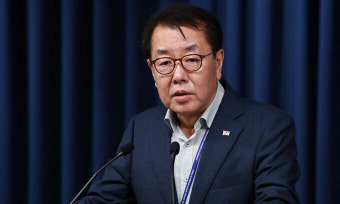 與 게시판에 “권성동 아웃” 도배… 尹 ‘내부총질’ 문자 후폭풍