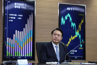 경제도 못하는 대통령은 언제나 인기가 없다 [뉴스+]
