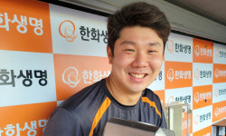 신인왕 후보 김인환 “홈런 딱 하나만 쳐보자는 마음이었는데…”