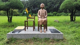 ‘충남대 평화의 소녀상’ 설치 보름 만에 철거-존치 갈림길