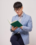 “현실이 하나의 ‘레이어’라면, 한 권의 소설 역시 레이어”
