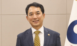 보훈처, 文 정부 때 붙인 회의실 이름 변경… 평화실→밴플리트홀