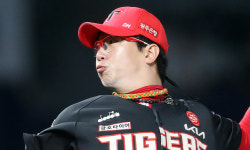 양현종 ‘12승 쾌투’… KIA 9연패사슬 끊었다