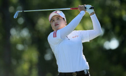 ‘LPGA 신인왕 레이스 1위’ 티띠꾼, VOA 1R 1타차 2위