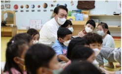 대통령실 “국·공립 어린이집, 예산 실질 삭감 아냐. 부모급여 수령했다고 이용 어렵지도 않아”