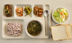휘문중고등학교구내식당 | ‘한 끼 천원’ 고물가 비켜 간 학식… “하루가 든든합니다” [밀착취재]