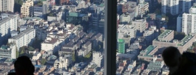“금리 인상 멈추고 집값 바닥 다질 때까지 매수 보류합니다”