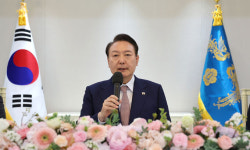 尹대통령 “文정부 탄소감축 목표, 제대로 한 건지 의문”
