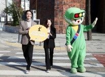 [포토] 도로교통공단, 횡단보도 손짓 캠페인 진행