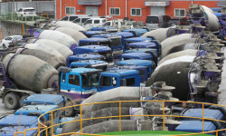 레미콘 공장 멈추고 항만 마비… 주유소 ‘기름 대란’ 본격화