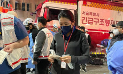 與 “신현영 ‘닥터카 논란’ 거짓말 드러나… 의원직 사퇴해야”