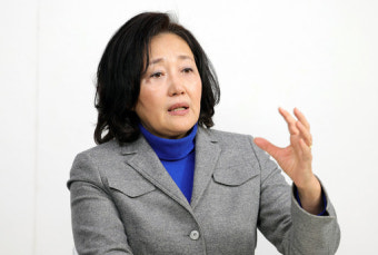[인터뷰] 박영선 “민주당 內 ‘줄서기 정치’ 만연… 정치인 아니라 꼭두각시일 뿐”