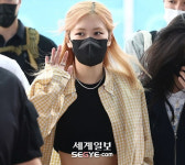‘일베 용어’ 논란 진화 나선 블랙핑크 로제, 게시물서 ‘노무노무’→‘너어무 너무’ 수정