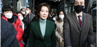 “전대서 역할 없다”는 나경원에 러브콜? 김기현 “좋은 동지” 안철수 “한번 뵈려고”