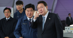 尹 지지율 전주 대비 2.4%p 떨어져 36.9%...부정 평가는 60%대 진입 [리얼미터]