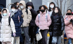 “교실에서 마스크 어떡하나”… 개학 앞두고 혼란 겪는 학부모