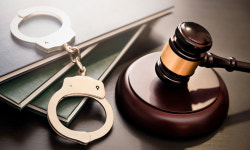 출근은 언제 하세요…미용실 사장에 141번 연락한 男 유죄