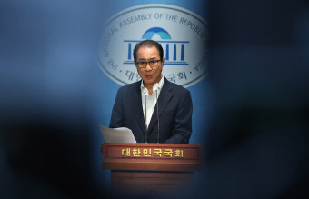 ‘돈봉투 의혹’ 이성만 “이정근이 계속 돈 달라 해서 핑계 댄 것… 준 적 없어”