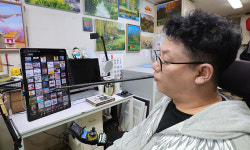 손대신 입으로… 무한한 자유를 채색하다 [밀착취재]