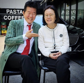 “좋은 부모, 못난 아들” 이루, 태진아와 치매 母 사진 올리며 심경 전해