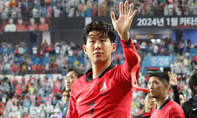손흥민, 사우디 이적설 논의...판단은 미지수, 팬들의 기대와 걱정 속에서 결정 준비