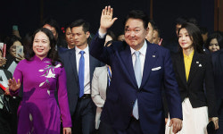 윤석열 대통령, 한·베 문화교류의밤 참석… K팝·V팝 관람