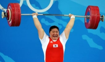 개딸들 “장미란? 운동선수가 뭘 안다고”…국힘 “文도 최윤희 임명” 맞불