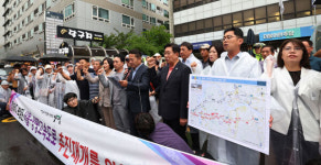 [포토] 전진선 양평군수와 주민들 강하 IC 포함된 서울-양평고속도로 추진 재개를 위한 기자회견