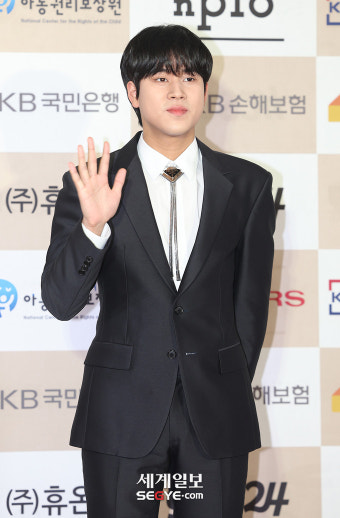 [포토] 이무진 '축하공연 기대하세요!'