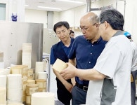 수도권대기환경청장, 대기오염물질 저감 촉매 제조시설 현장점검