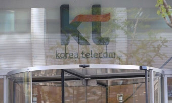 검찰, ‘KT 일감 몰아주기’ 의혹 구현모·남중수 압수수색