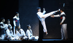 한층 화려해진 퍼포먼스… 돌아온 ‘태권, 날아올라’