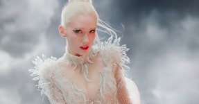 전소미 측, ‘패스트 포워드’ 뮤비 트레이싱 의혹 인정...“논란 장면 삭제”