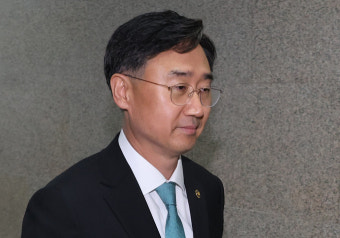 해병대 前 수사단장 박정훈 대령 수사 거부에 국방부 “매우 부적절”