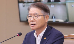 고용장관 “노조 전임자 위법 다수”… 하반기 노동개혁에 재시동