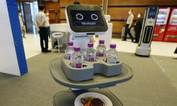 외신 “한국 식당서 서빙로봇 인기 높아지는데… 중국산이 점령”