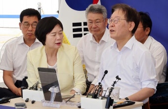 [포토] 정의당 이정미 대표 단식농성중인 이재명 대표 격려방문