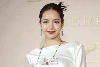 블랙핑크 리사, 루이비통 회장 아들과 또 열애설…태국서 요트 데이트 포착