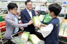 남서울농협 안용승 조합장 추석 성수품 수급·가격 동향 현장 점검