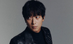 ‘꽃미남’ 강동원 “세월 묻어난 내 얼굴 좋아… 자유로워지는 느낌” [엄형준의 씬세계]