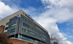 안양 사거리서 교통정리 하던 70대, 화물차에 치여 중상