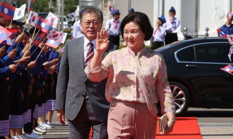 “문재인 내외에도 말 소개?”…소환된 김정숙 관광 외교 논란 [뉴스+]
