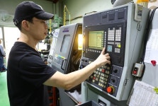 “쫓겨날 걱정 없이 공장 운영하고파” 문래동 철공소 종사자들의 바람 [밀착취재]