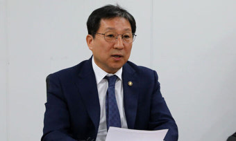 고용차관 